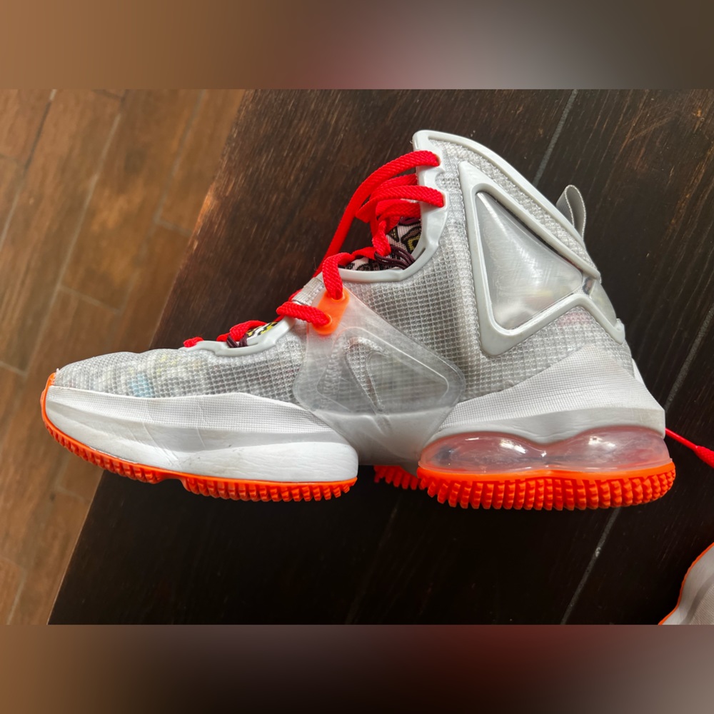 LEBRON XIX (GS)